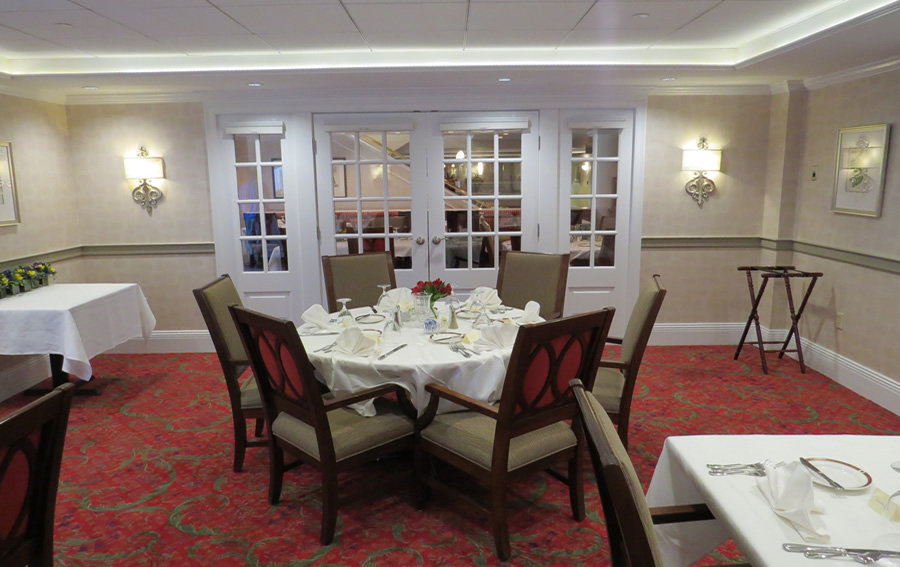 Fox Hill Village Dining Area