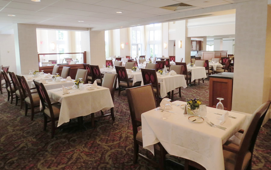Fox Hill Village Dining Area
